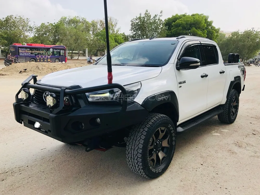 Toyota Hilux 2015 for Sale in Karachi Image-1