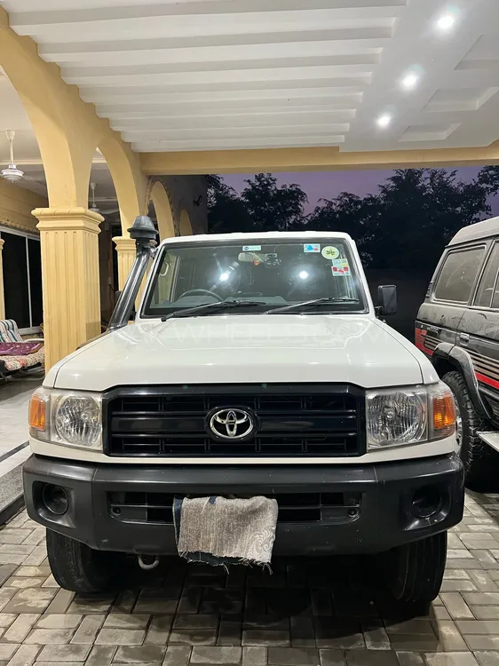 Toyota Land Cruiser 2012 for Sale in Islamabad Image-1