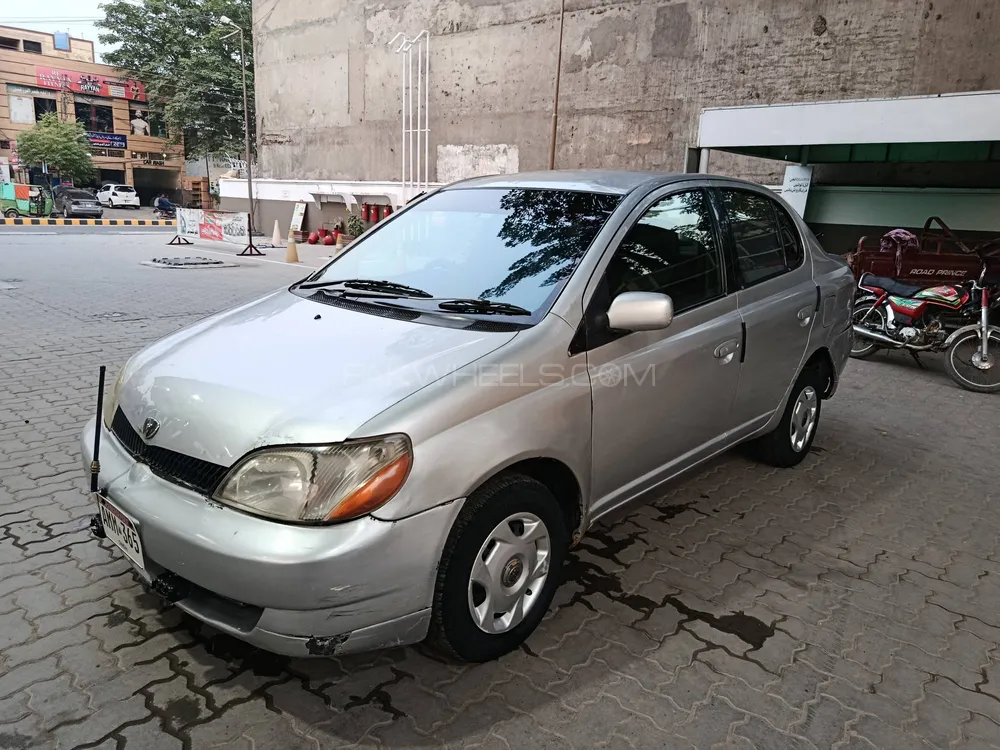 Toyota Platz 2002 for Sale in Lahore Image-1
