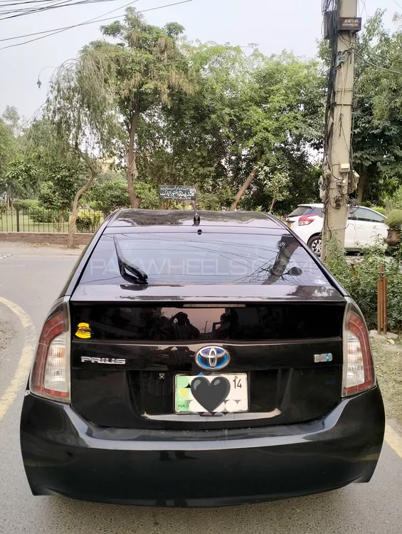 Toyota Prius 2011 for Sale in Lahore Image-1