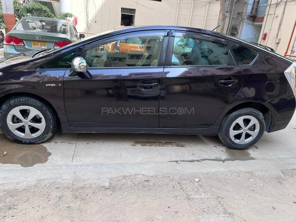 Toyota Prius 2013 for Sale in Karachi Image-1