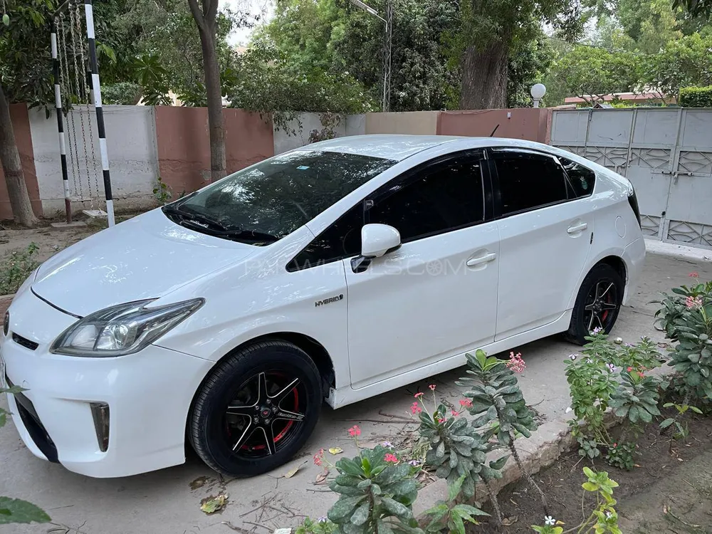 Toyota Prius 2013 for Sale in Karachi Image-1