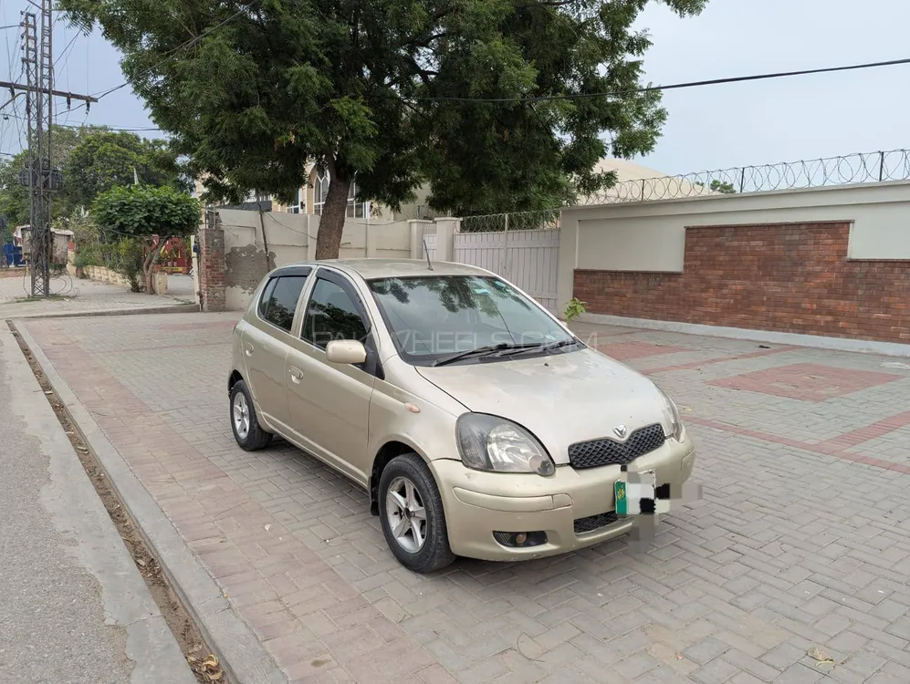 Toyota Vitz 2002 for Sale in Lahore Image-1