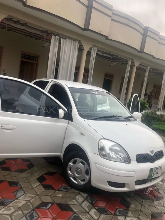 Toyota Vitz 2003 for Sale in Mardan Image-1