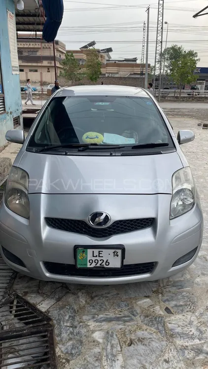 Toyota Vitz 2010 for Sale in Peshawar Image-1