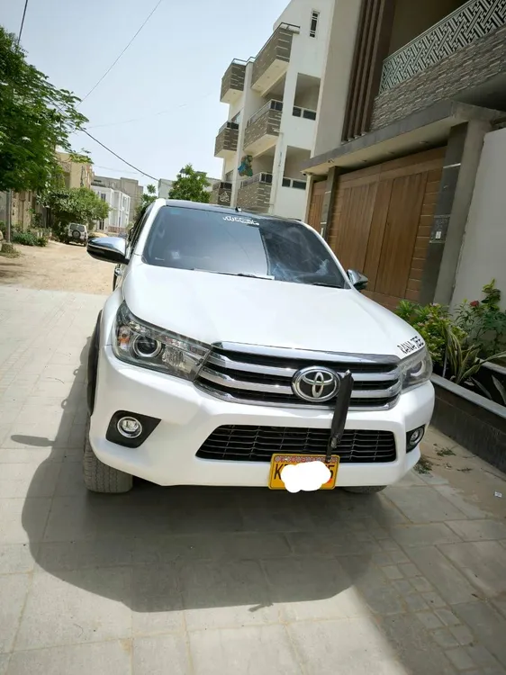 Toyota Hilux 2020 for Sale in Karachi Image-1