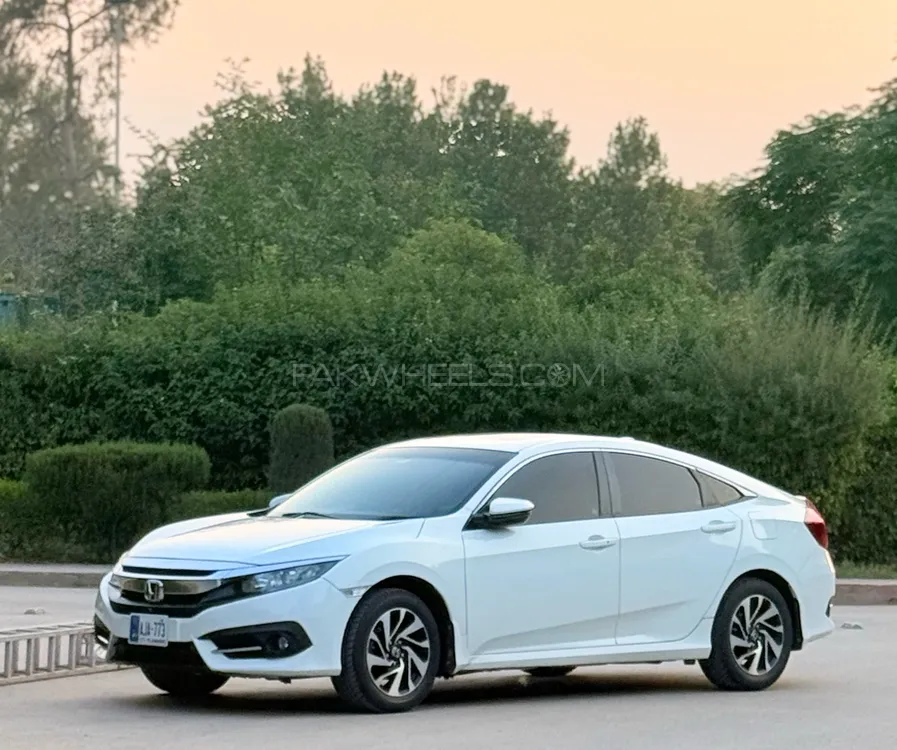 Honda Civic 2018 for Sale in Peshawar Image-1