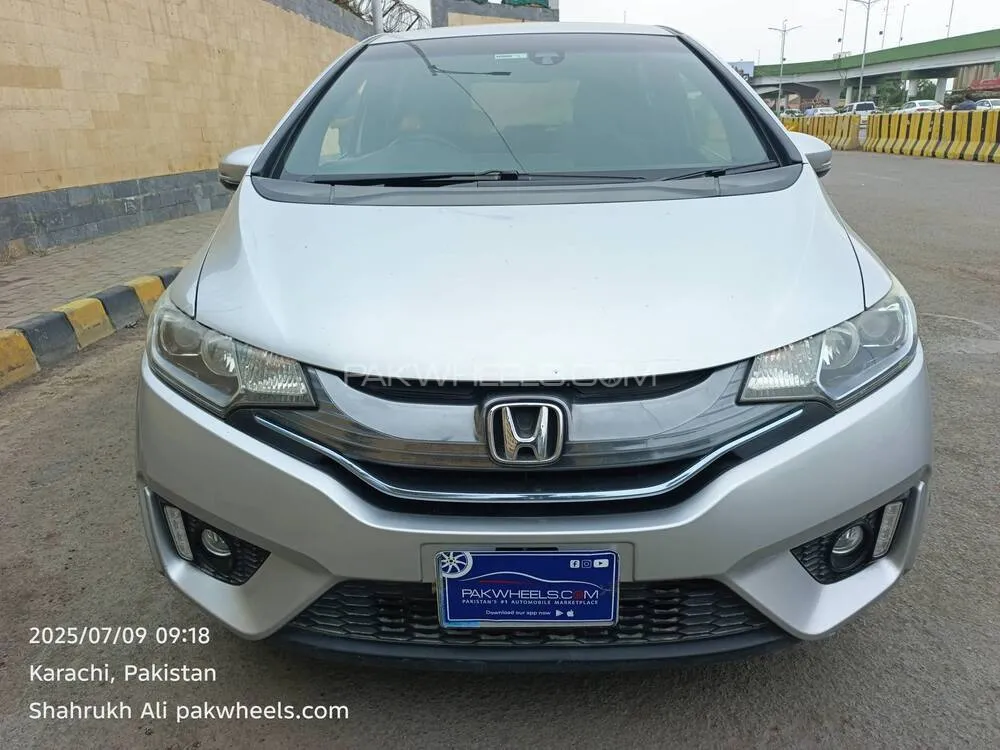 Honda Fit 2015 for Sale in Karachi Image-1