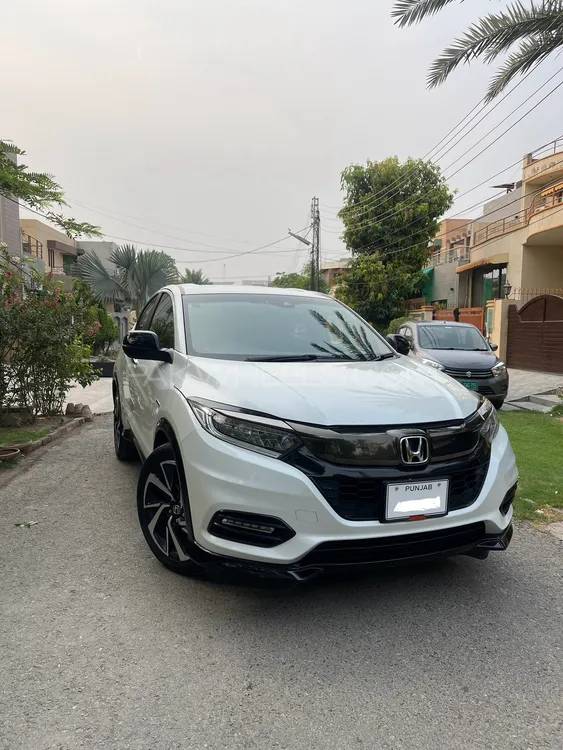 Honda Vezel 2018 for Sale in Lahore Image-1