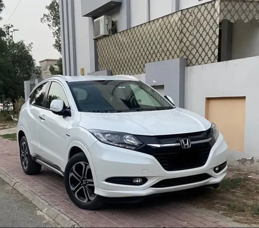 Honda Vezel 2014 for Sale in Lahore Image-1