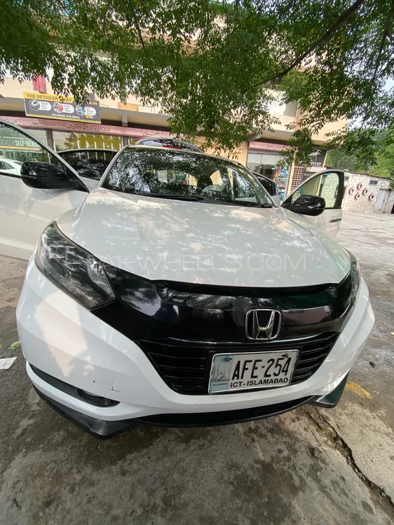 Honda Vezel 2014 for Sale in Abbottabad Image-1