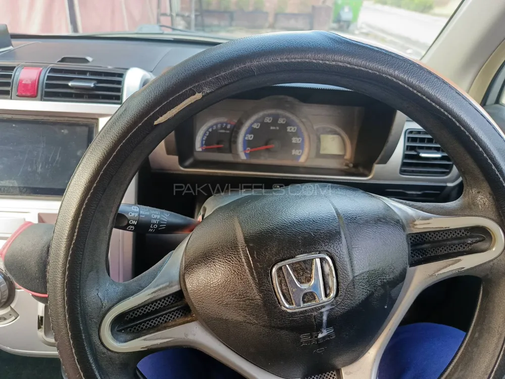 Honda Zest 2012 for Sale in Lahore Image-1