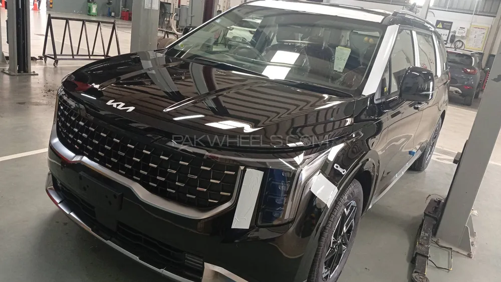 KIA Carnival 2025 for Sale in Sialkot Image-1