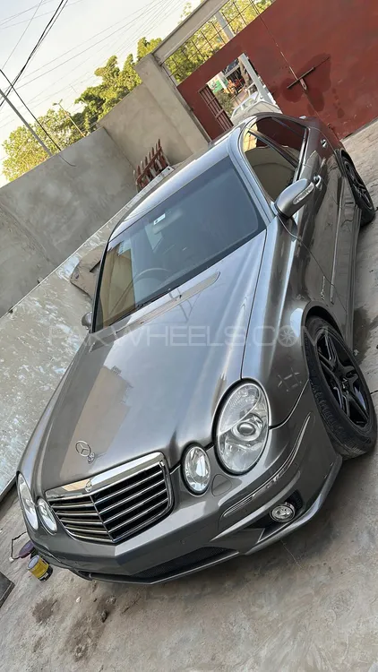 Mercedes Benz E Class 2003 for Sale in Karachi Image-1