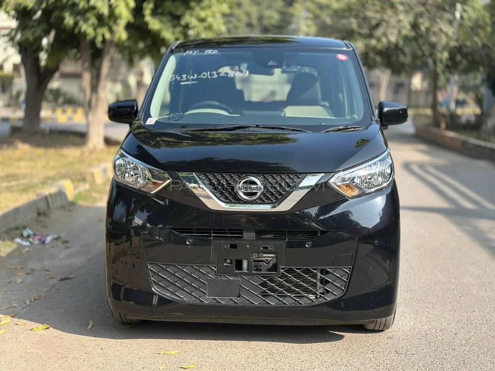 Nissan Dayz 2025 for Sale in Sialkot Image-1