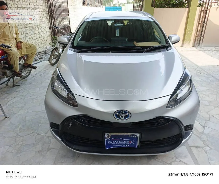 Toyota Aqua 2021 for Sale in Peshawar Image-1