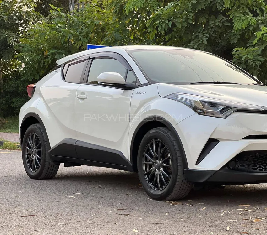 Toyota C-HR 2018 for Sale in Rawalpindi Toyota C-HR 2018 for Sale in Rawalpindi Image-7