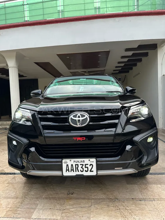 Toyota Fortuner 2020 for Sale in Lahore Image-1