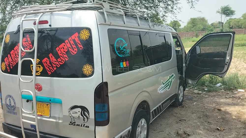 Toyota Hiace 2010 for Sale in Chichawatni Image-1