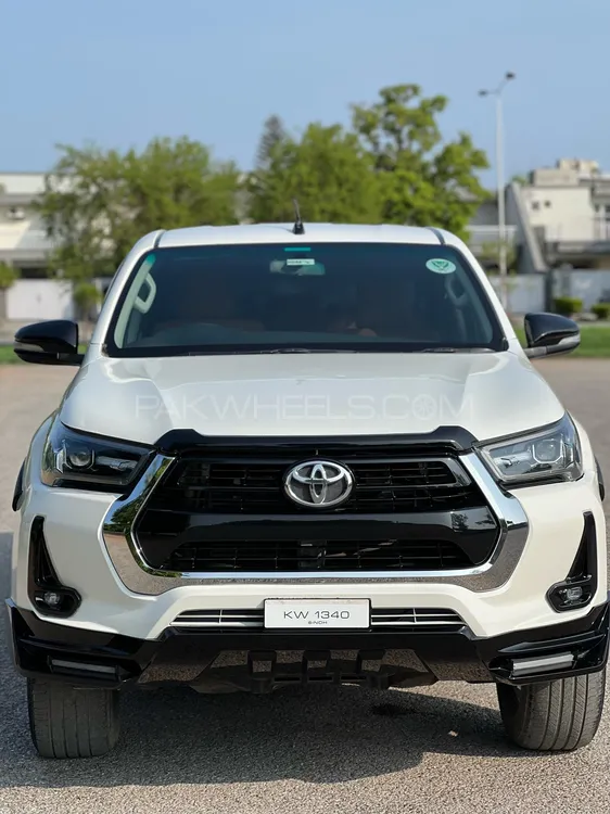 Toyota Hilux 2015 for Sale in Islamabad Image-1