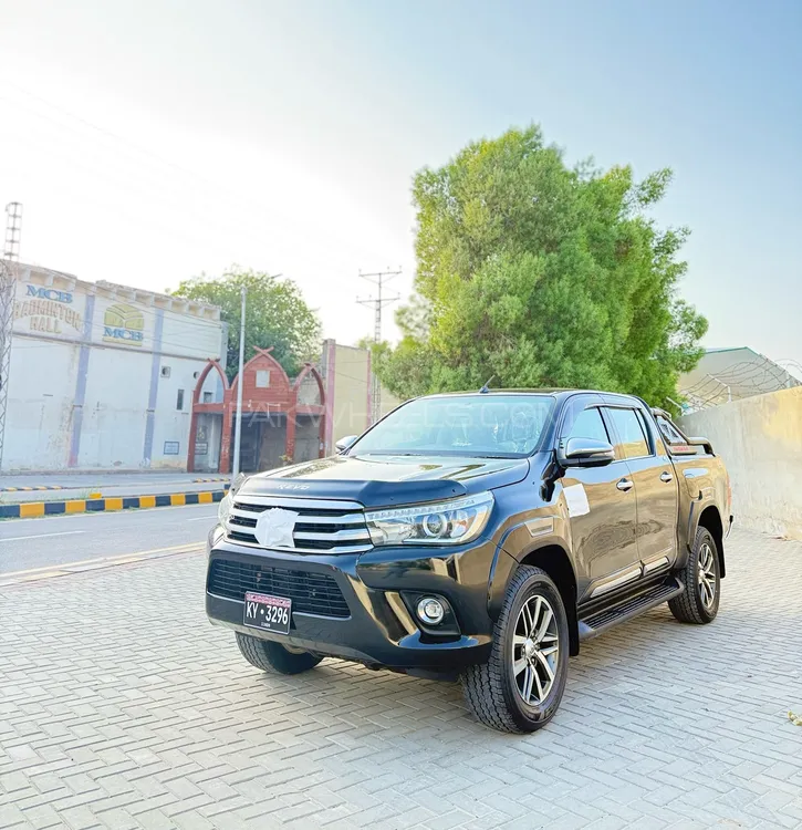 Toyota Hilux 2018 for Sale in Hyderabad Image-1