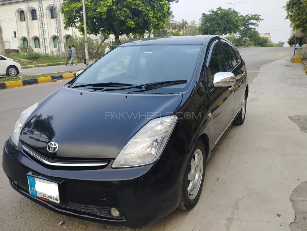 Toyota Prius 2008 for Sale in Islamabad Image-1