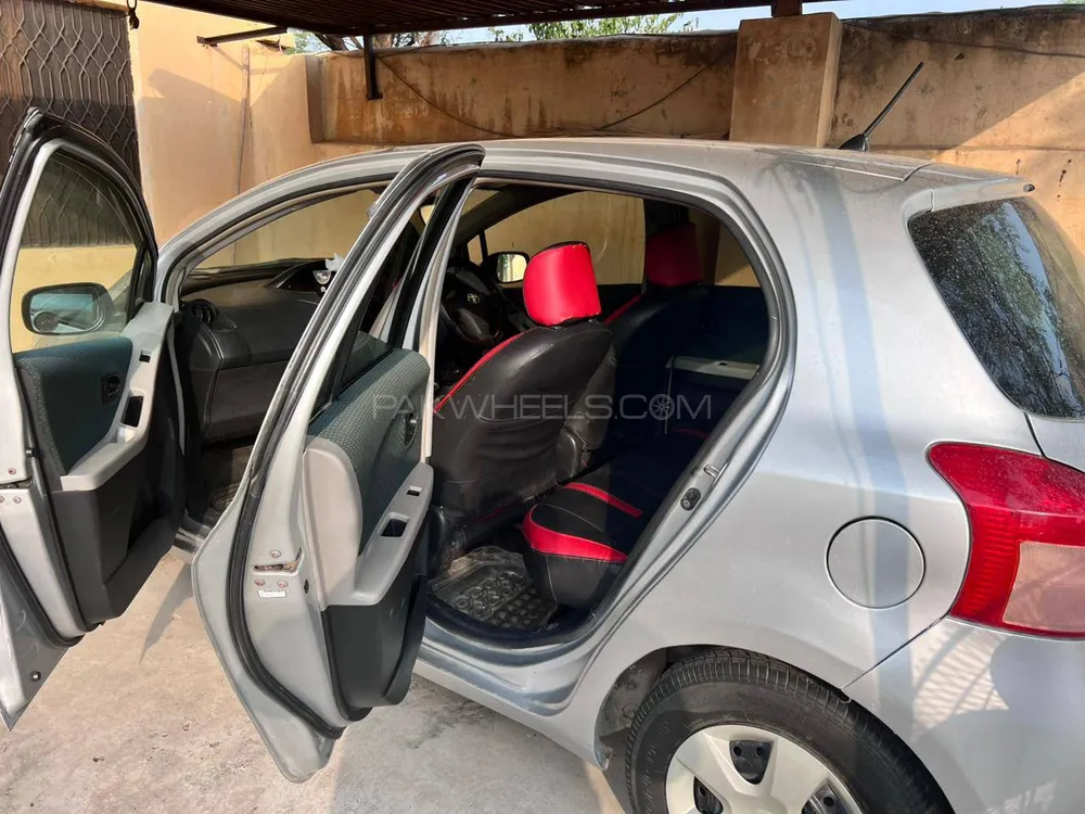 Toyota Vitz 2007 for Sale in Chakwal Image-1