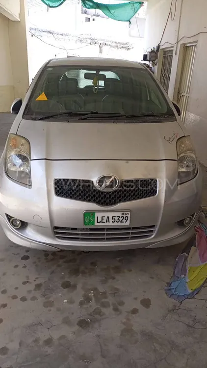 Toyota Vitz 2009 for Sale in Nowshera Image-1