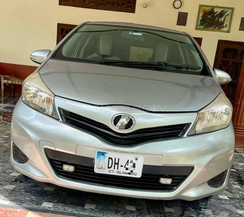 Toyota Vitz 2012 for Sale in Swabi Image-1