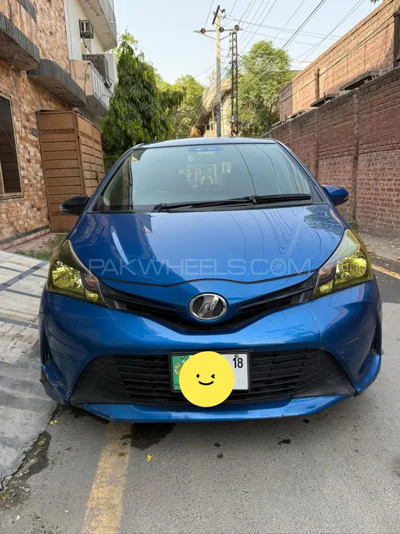 Toyota Vitz 2015 for Sale in Lahore Image-1
