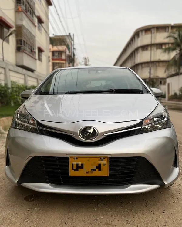 Toyota Vitz 2016 for Sale in Karachi Image-1