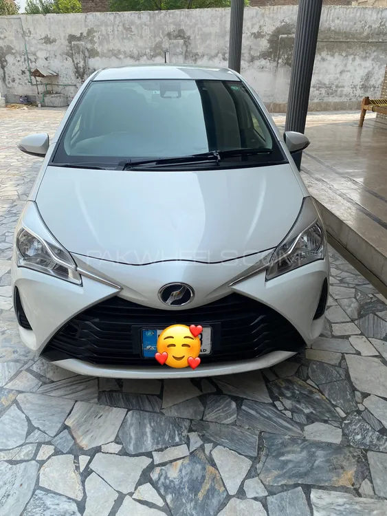 Toyota Vitz 2019 for Sale in Peshawar Image-1