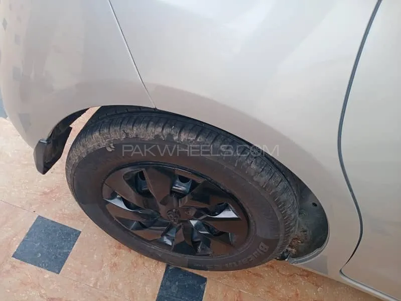 Toyota Vitz 2021 for Sale in Shorkot Image-1