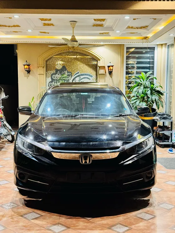 Honda Civic 2018 for Sale in Lahore Image-1