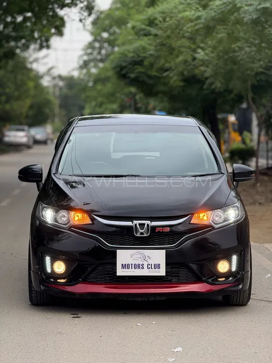 Honda Fit 2016 for Sale in Lahore Image-1