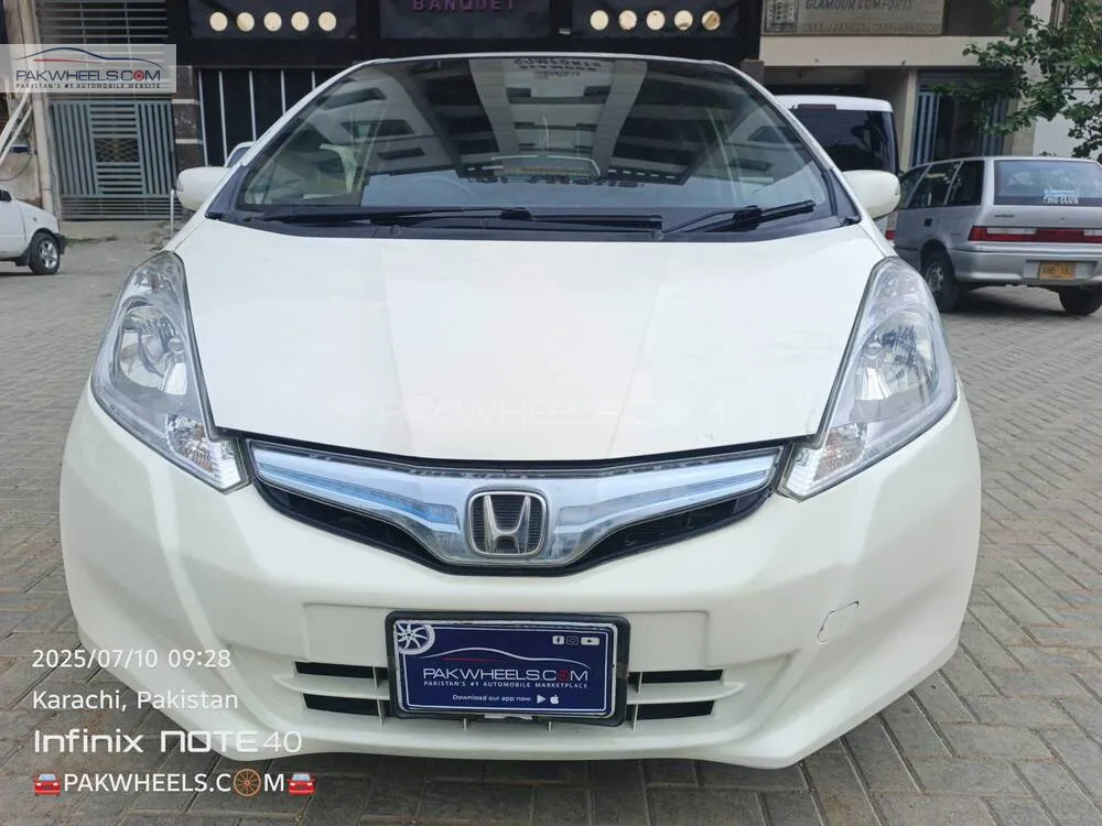 Honda Fit 2012 for Sale in Karachi Image-1