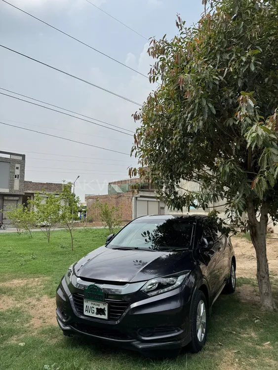 Honda Vezel 2015 for Sale in Faisalabad Image-1