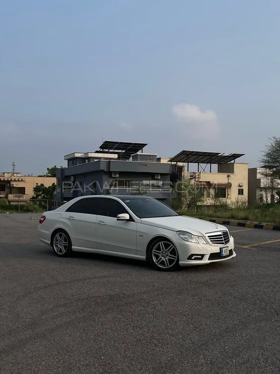 Mercedes Benz E Class 2010 for Sale in Islamabad Image-1