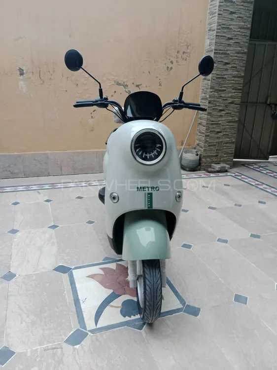 میٹرو T9 2025 for Sale Image-1