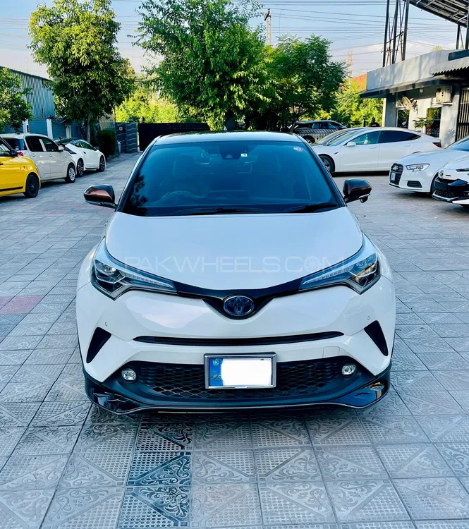 Toyota C-HR 2019 for Sale in Islamabad Image-1