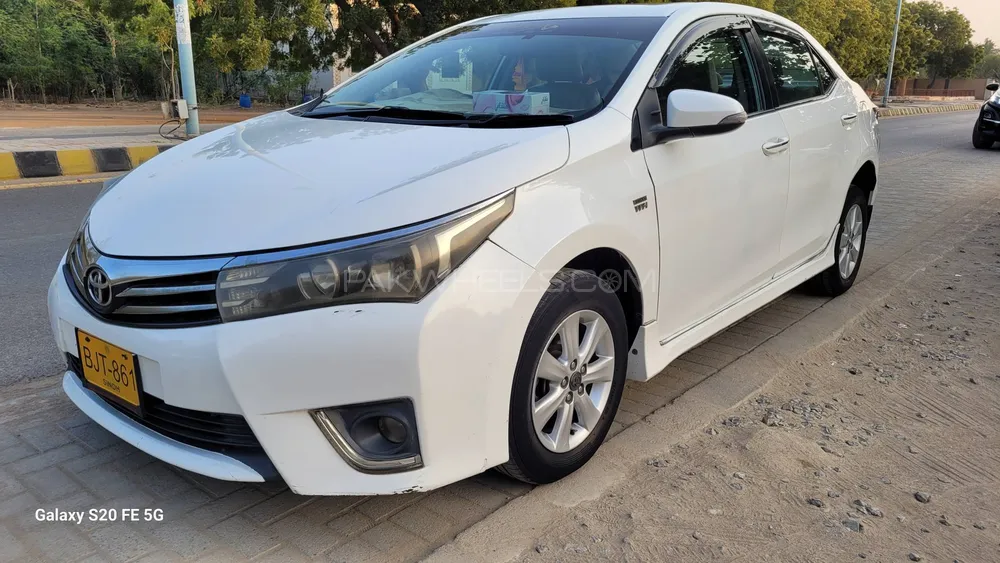 Toyota Corolla 2017 for Sale in Karachi Image-1