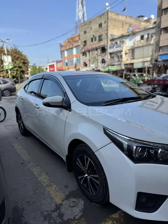 Toyota Corolla 2015 for Sale in Lahore Image-1