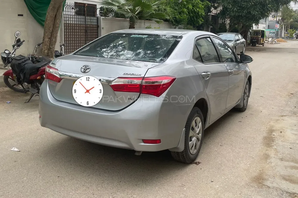 Toyota Corolla 2015 for Sale in Karachi Image-1