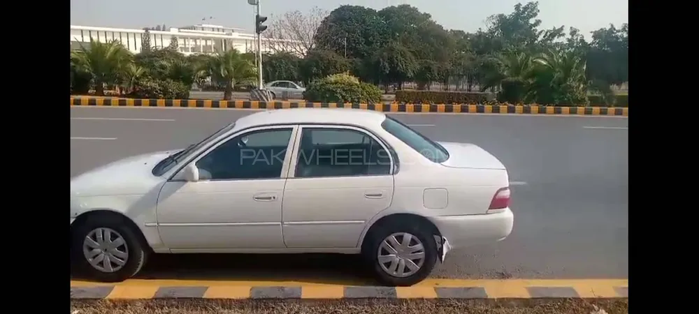 Toyota Corolla 2000 for Sale in Islamabad Image-1
