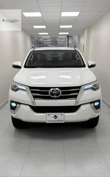 Toyota Fortuner 2020 for Sale in Karachi Image-1