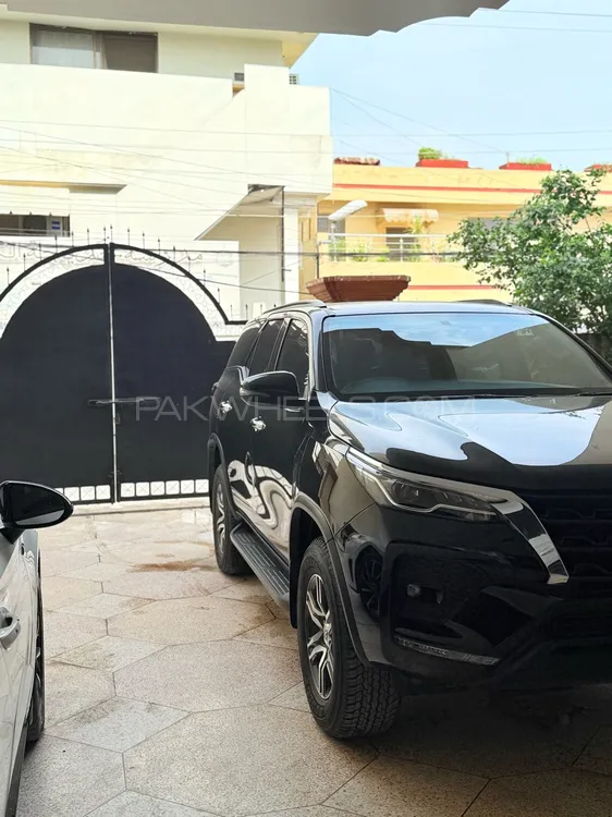Toyota Fortuner 2022 for Sale in Lahore Image-1