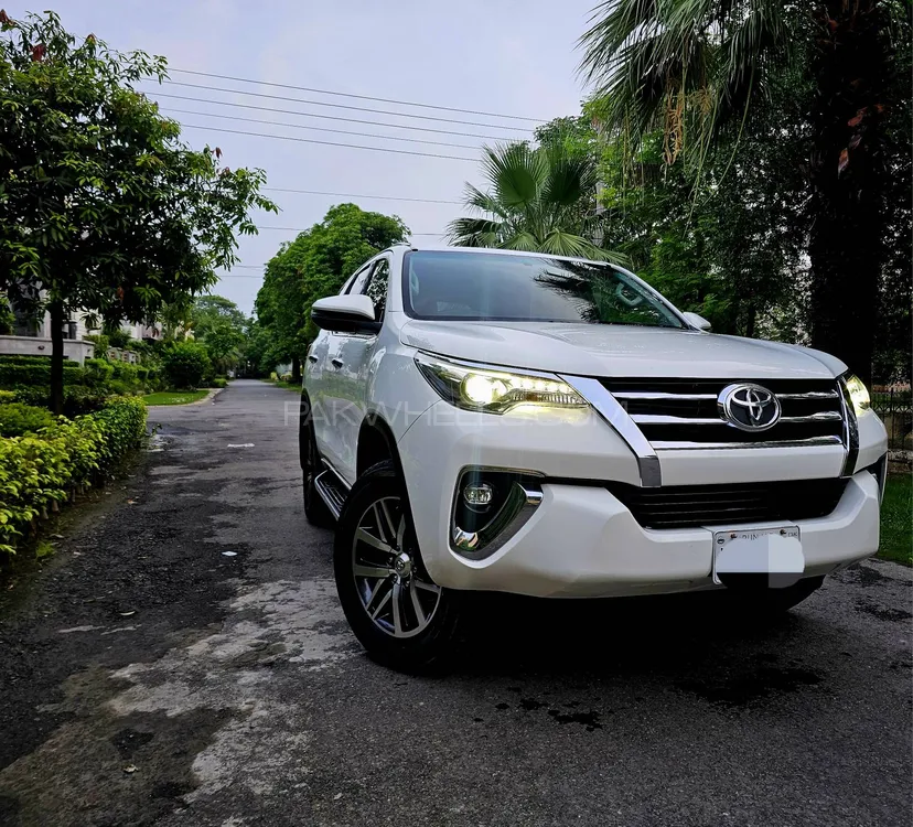 Toyota Fortuner 2018 for Sale in Lahore Image-1