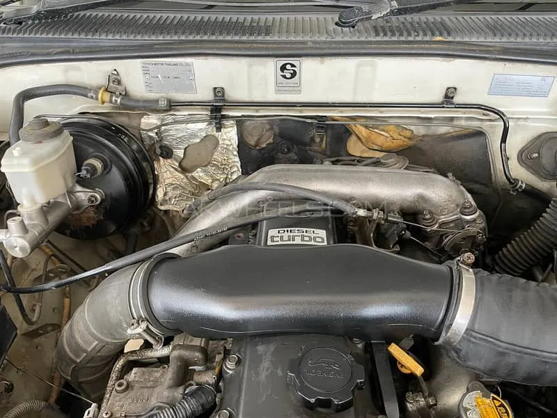 Toyota Hilux 2002 for Sale in Dera Ghazi Khan Image-1