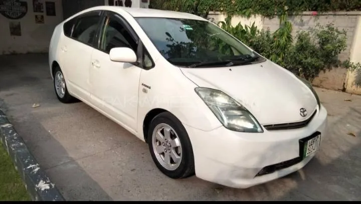Toyota Prius 2007 for Sale in Lahore Image-1