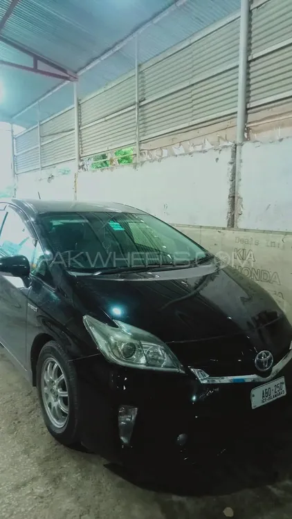 Toyota Prius 2012 for Sale in Wah cantt Image-1